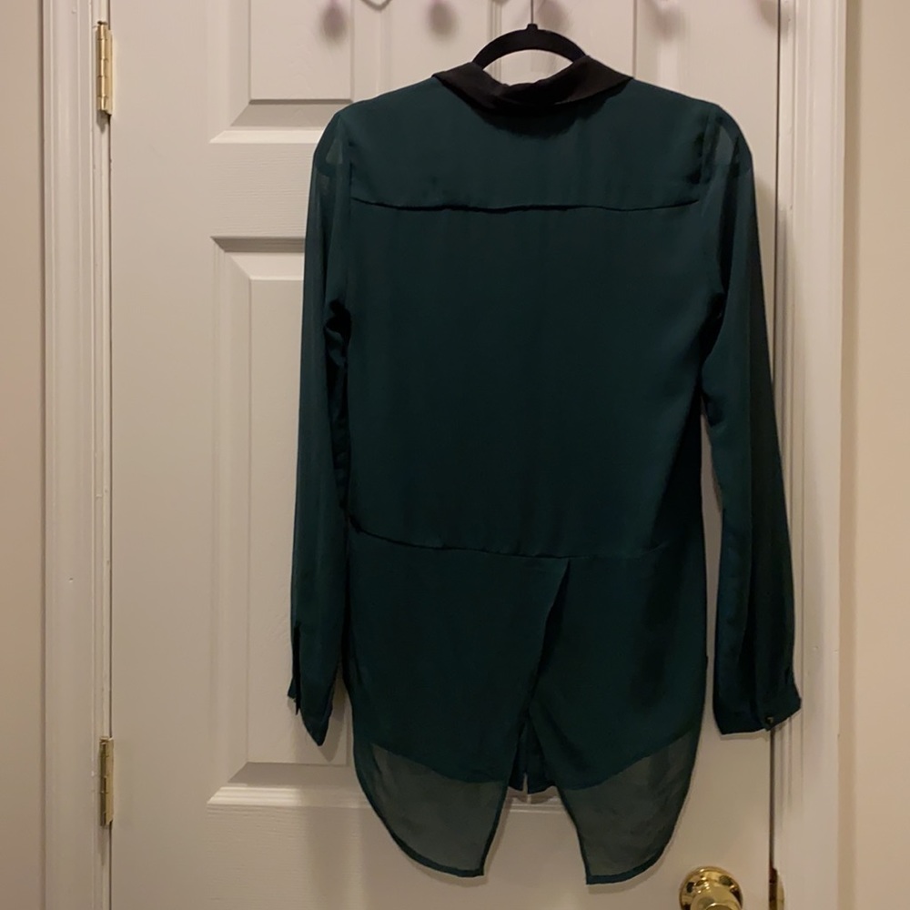 Green Buttoned Blouse - Picture 3 of 3